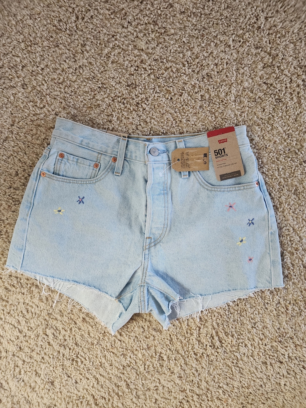 NWT Levi's 501 High-Rise Light Blue Embroidered Denim Shorts Size 28